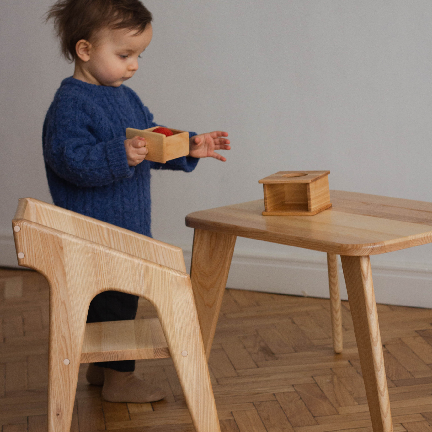 Montessori table and chair set